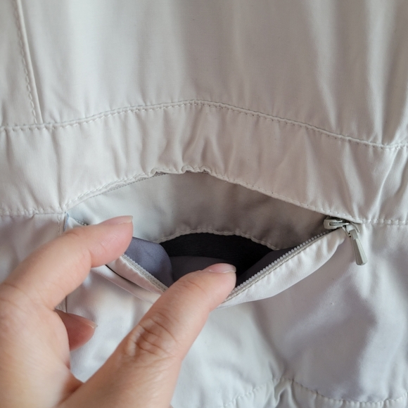 The North Face Off White Short Jacket - Picture 4 of 10
